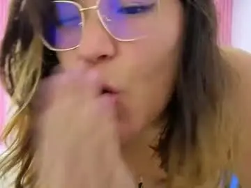 Lucero_s  live sex cam