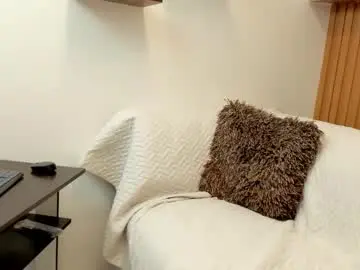 Rosse_divine  live sex cam