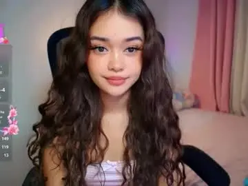 Roxxy_blossom  live sex cam