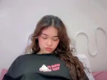 Roxxy_blossom  live sex cam