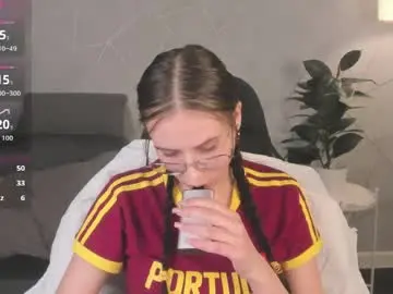 Shei1a_shy  live sex cam