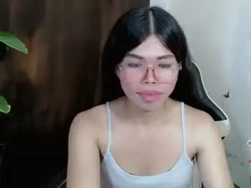 _odette22  live sex cam