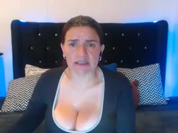 April_harrys  live sex cam