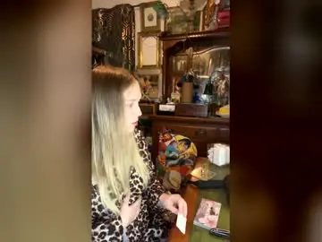 Deliciousgi69  live sex cam