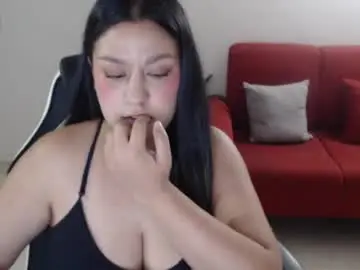 Holly_itzel  live sex cam