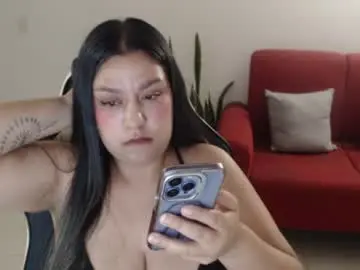 Holly_itzel  live sex cam