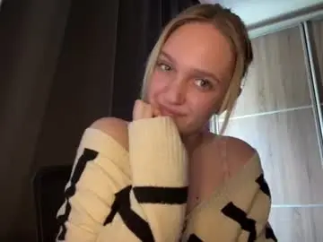 Kiramoon_8  live sex cam