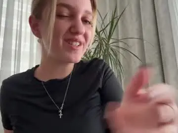 Kiramoon_8  live sex cam
