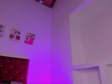 Kittystar18  live sex cam