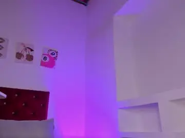Kittystar18  live sex cam