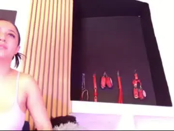 Kittystar18  live sex cam