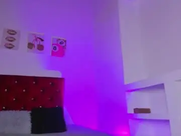 Kittystar18  live sex cam