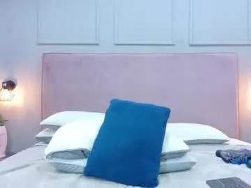 Busty_zay  live sex cam