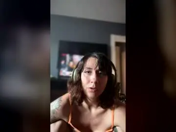 Elliethemilf  live sex cam