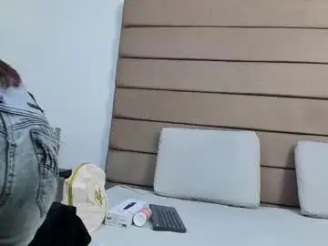 Isaa_stone  live sex cam