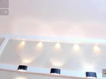 Isaa_stone  live sex cam