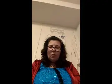 Whitelilly5  live sex cam