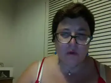 Whitelilly5  live sex cam