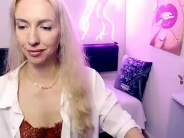 Cute_smile_shy  live sex cam