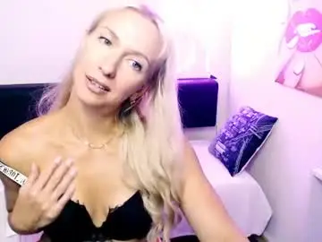 Cute_smile_shy  live sex cam