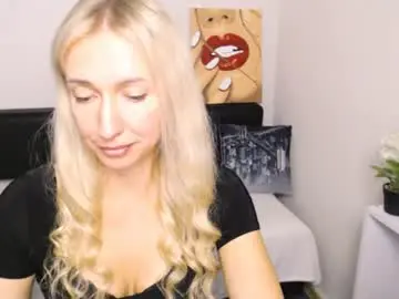 Cute_smile_shy  live sex cam