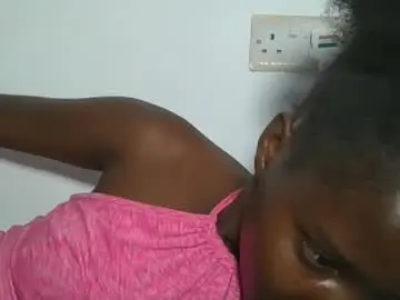 Hotbabbee  live sex cam