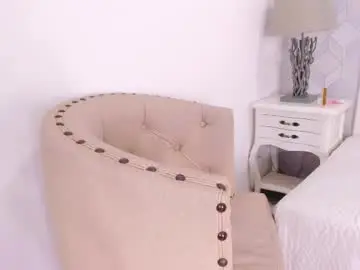 Naia_cox  live sex cam