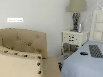 Naia_cox  live sex cam