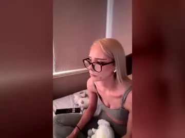 Sendmeallyourmoney  live sex cam