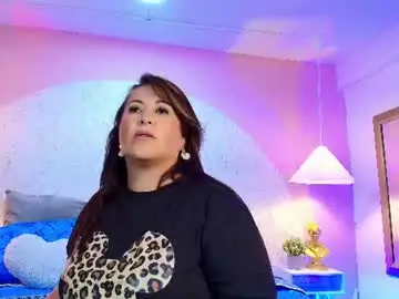 Curvyfirelatina_  live sex cam