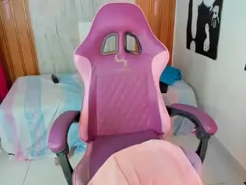 Emilly_coper18  live sex cam
