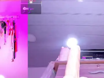 Emily_foxxxi  live sex cam
