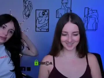 Emilynxx  live sex cam