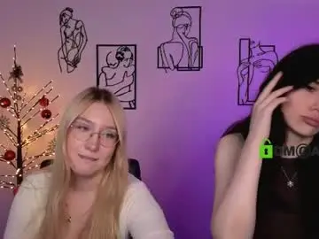 Emilynxx  live sex cam