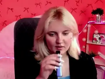 Katybriggs  live sex cam
