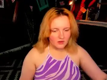 Katybriggs  live sex cam