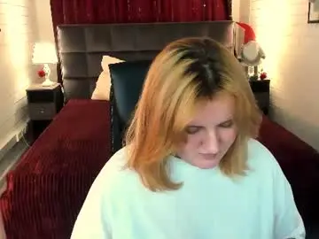 Katybriggs  live sex cam