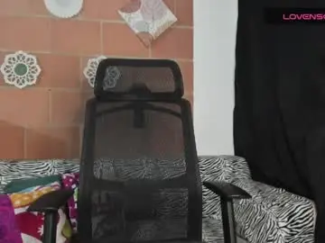 Mia__lovee  live sex cam