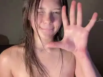 Naive_love  live sex cam