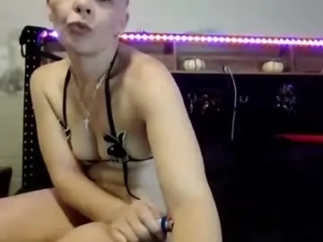 Queenofmen69  live sex cam