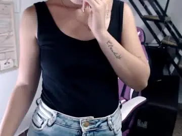 Samantha2girl  live sex cam