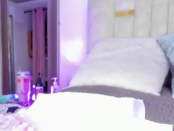 Halie728  live sex cam