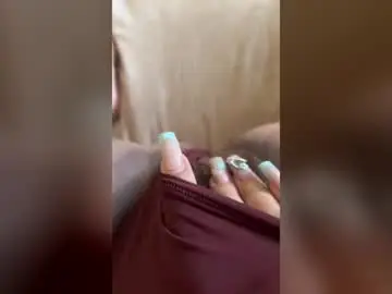 Hornymomy754586  live sex cam