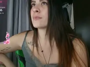 Imsophiefox1  live sex cam