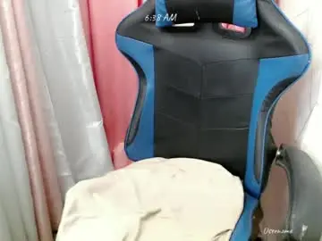 Kweenie1026  live sex cam