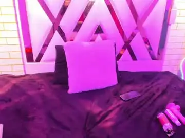 Mia_petite18  live sex cam