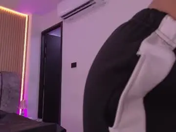 Bss_naia  live sex cam