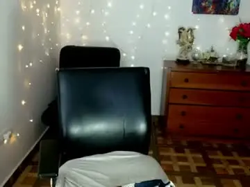 Camila_4000  live sex cam