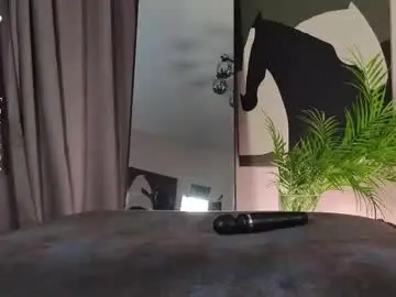 Clotildemoellers  live sex cam