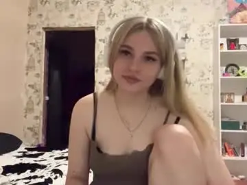 Maryaperin  live sex cam